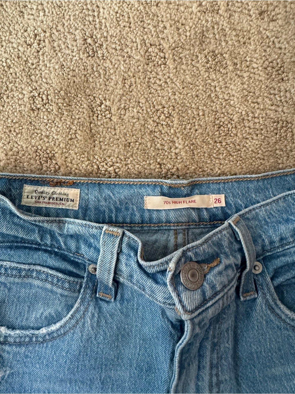Levi’s 70s High Rise Flare - Picture 2 of 5
